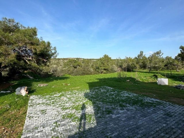 Unvollendete Villa zum Verkauf im Dorf Akdeniz 5+1, türkische Herstellung