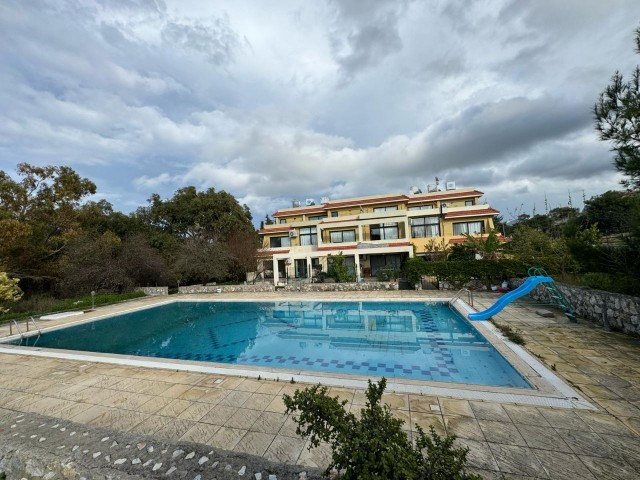 2+1 Penthouse zum Verkauf in Arapköy. ONU CAPAMAZ Herrlicher Meer- und Bergblick