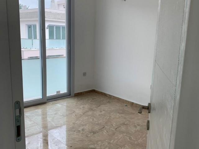 Alsancak’ta 2+1 Satılık Penthouse Daire Müstakil Tarzında,Deniz manzaralı 