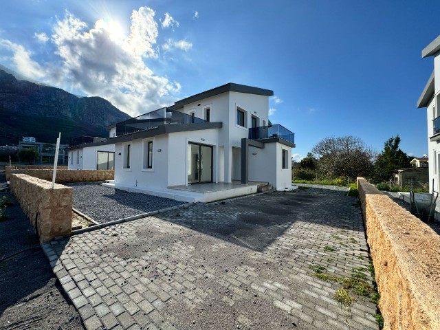 3+1 Villa zum Verkauf in Lapta mit herrlicher Aussicht