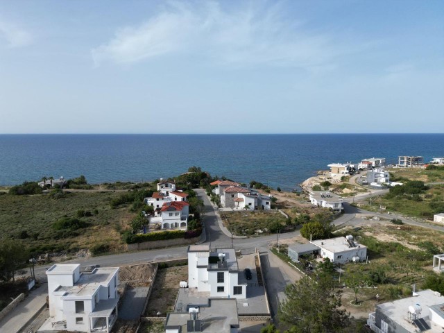 VOLLSTÄNDIG MÖBLIERTE 3+1 VILLA ZUM VERKAUF IN KARŞIYAKA, ALLE STEUERN WURDEN BEZAHLT!!! 400 METER ZUM MEER