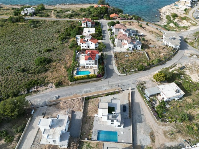 FULLY FURNISHED 3+1 VILLA FOR SALE IN KARŞIYAKA, ALL TAXES HAVE BEEN PAID!!! 400 METERS TO THE SEA