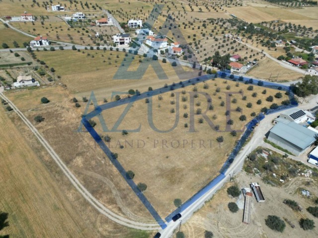 9 donum 1 evlek land for sale in Nicosia / Bey village