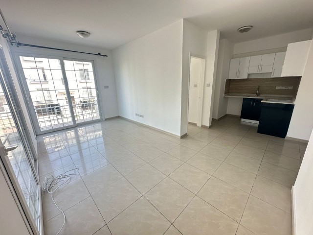 VERY CLEAN AND MAINTAINED 2+1 FLAT FOR SALE IN KYRENIA CENTER