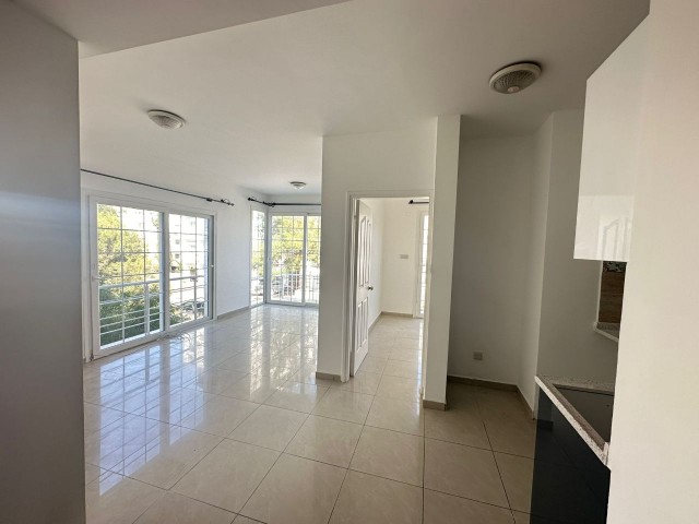 VERY CLEAN AND MAINTAINED 2+1 FLAT FOR SALE IN KYRENIA CENTER