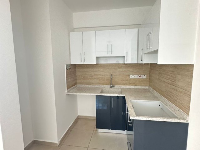 GİRNE MERKEZDE SATILIK ÇOK TEMİZ VE BAKIMLI 2+1 DAİRE 