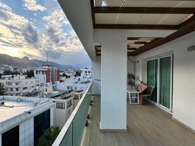 2+1 Penthouse zum Verkauf im Zentrum von Kyrenia, Transformator und alle Steuern bezahlt