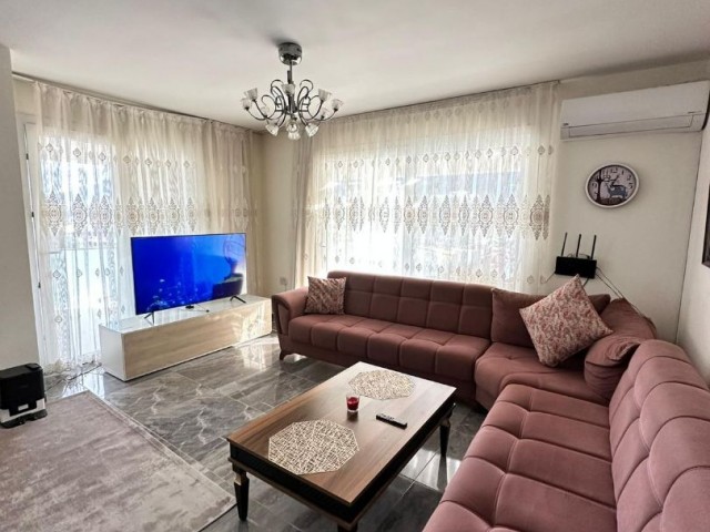 2+1 Penthouse zum Verkauf im Zentrum von Kyrenia, Transformator und alle Steuern bezahlt