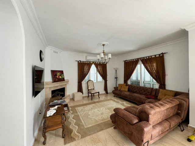 3+1 VILLA WITH POOL AND LARGE GARDEN FOR RENT IN ALSANCAK