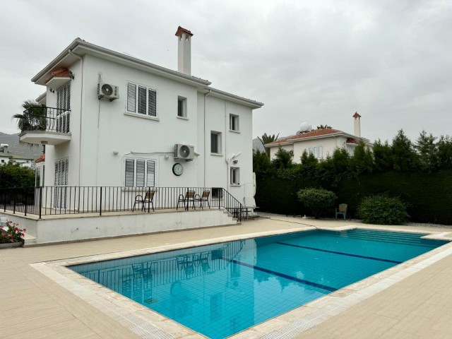 3+1 VILLA WITH POOL AND LARGE GARDEN FOR RENT IN ALSANCAK