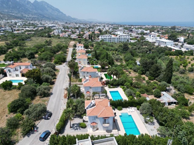 3+1 KOMPLETT MÖBLIERTE VILLA MIT POOL ZU VERKAUFEN IN ALSANCAK