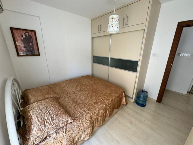  Girne merkezde, satılık ful eşyalı 1+1 daire