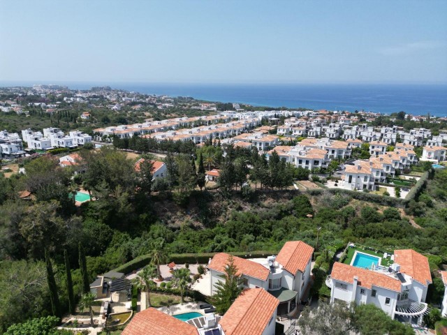 4+1 SEHR GERÄUMIGE VILLA ZU VERMIETEN IN ALSANCAK, MIT UNGESCHLOSSENEM MEERBLICK