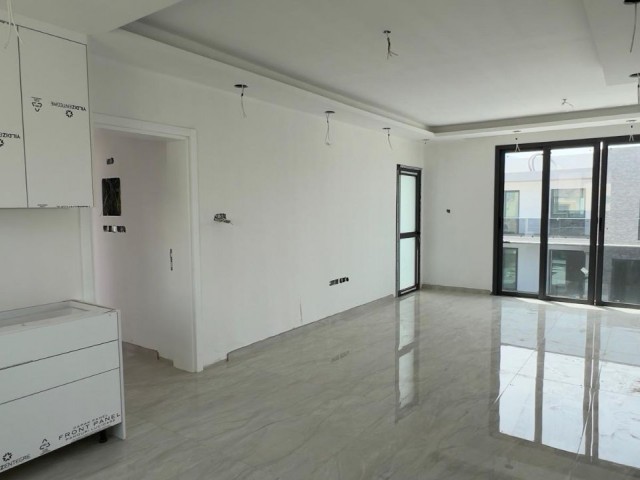 آپارتمان 2+1 با استخر برای فروش در آلسانجاک، پیاده تا دریا
