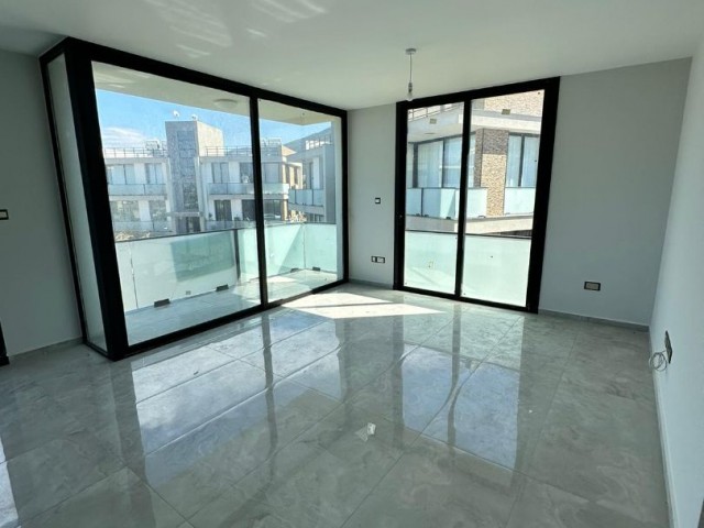 2+1 UNFURNISHED FLAT FOR RENT IN KYRENIA CENTER