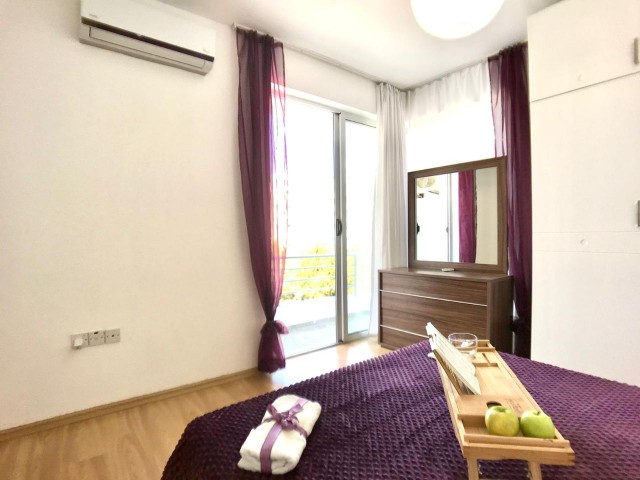 GİRNE MERKEZ'DE SATILIK 138 M2 3+1 FULL EŞYALI DAİRE , HAVUZLU SİTE'DE