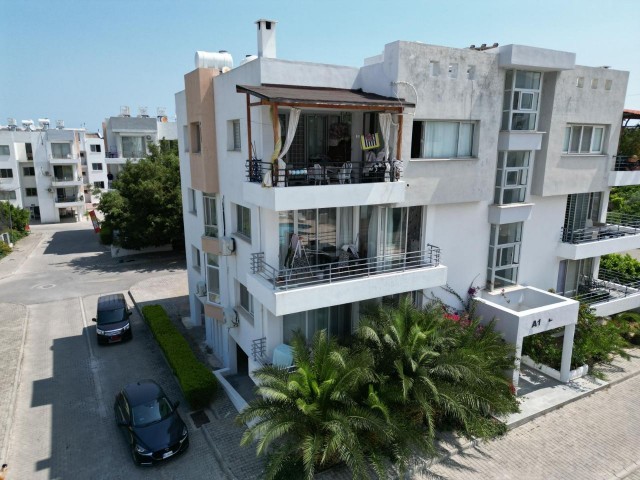 138 M2 3+1 FULLY FURNISHED FLAT FOR SALE IN KYRENIA CENTER, IN A SITE WITH POOL