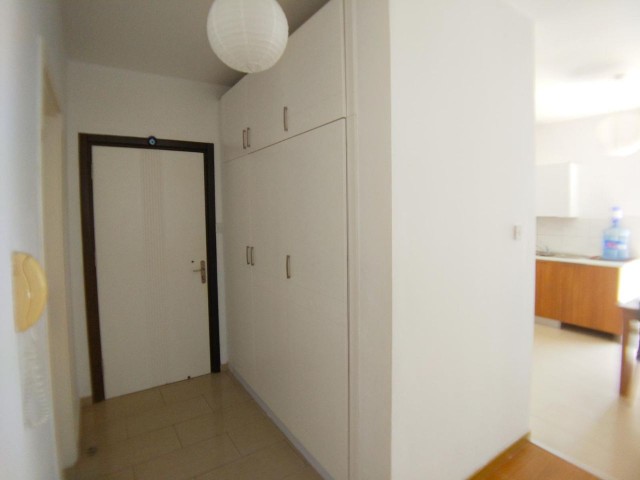 GİRNE MERKEZ'DE SATILIK 138 M2 3+1 FULL EŞYALI DAİRE , HAVUZLU SİTE'DE