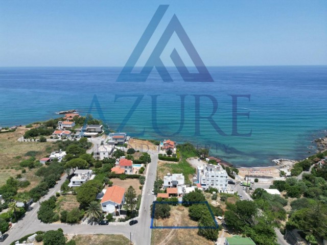 Land for sale in Alsancak, only 30 meters from the sea