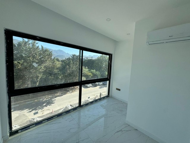 2+1 DUPLEX-WOHNUNG ZUM VERKAUF IN KYRENIA/KARAKUM, AUF DEM STANDORT