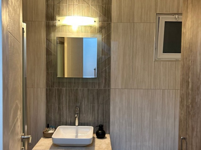 LUXUS 3+1 WOHNUNG ZU VERMIETEN IM GIRNE CENTER 1.200 STG