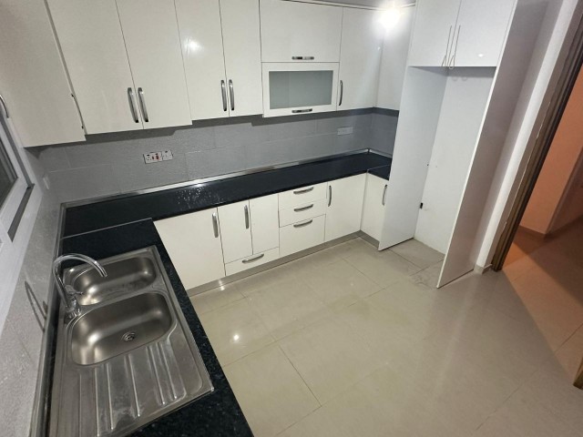 3+1 zum Verkauf in Gönyeli, Nikosia 155.000 STG / +90 533 864 20 03