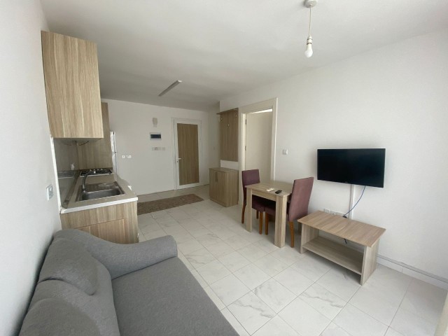 Girne Karaoğlanoğlu, 1+1 Wohnung zu vermieten in der Nähe von GAU 400 STG / +905338202346