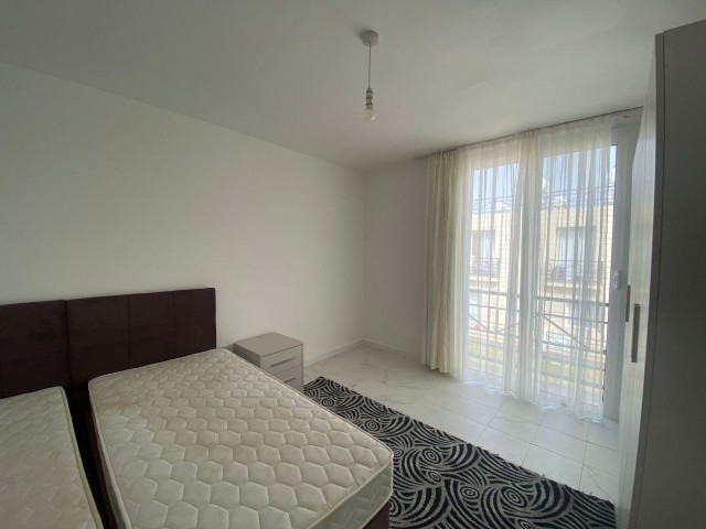 Girne Karaoğlanoğlu, 1+1 Wohnung zu vermieten in der Nähe von GAU 400 STG / +905338202346