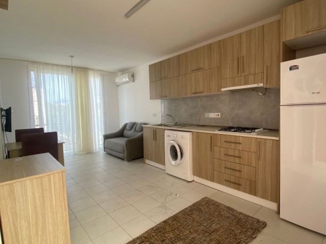 Girne Karaoğlanoğlu, 1+1 Flat for Rent Close to GAU 400 STG / +905338202346