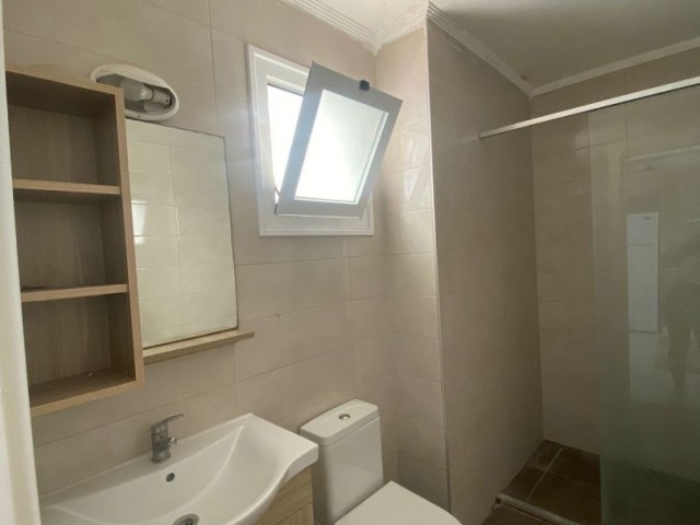 Girne Karaoğlanoğlu, 1+1 Wohnung zu vermieten in der Nähe von GAU 400 STG / +905338202346