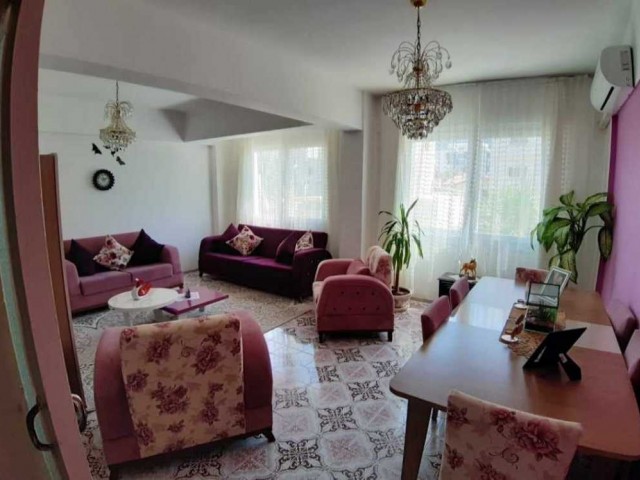 Girne merkez, Satılık 3+1 eşyalı daire 126.000£ / +90 533 864 20 03