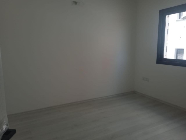 Nicosia Küçük Kaymaklı, 2+1 Wohnung zum Verkauf 100.000 STG / +905338202346