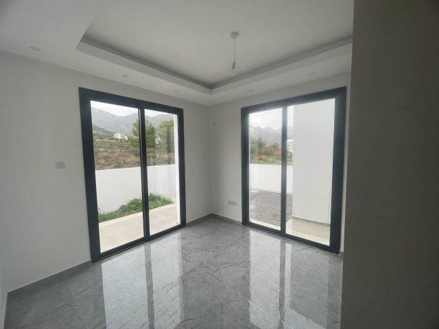 Girne Çatalköy, Satılık Yeni 4+1 Villa 325.000 STG / +905338202346