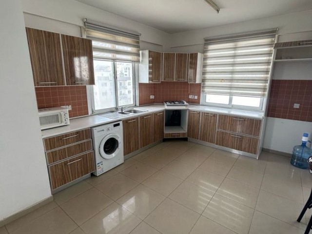 Nicosia, Küçükkaymaklı2+1 Penthouse Flat for Rent 550 STG / +905338202346