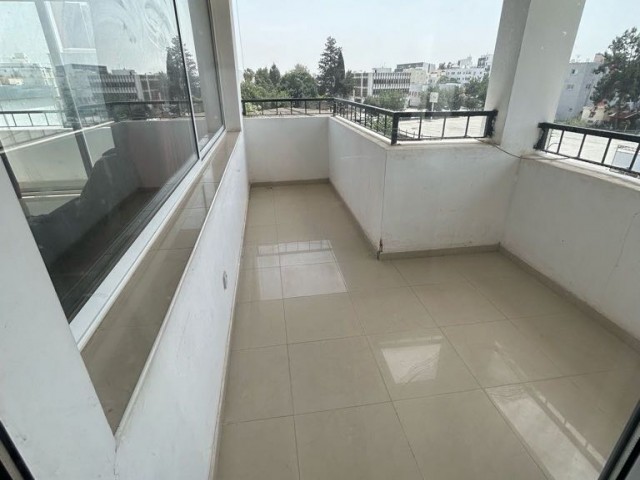 Nicosia, Küçükkaymaklı2+1 Penthouse Flat for Rent 550 STG / +905338202346