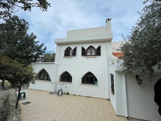 Private Villa for Sale in Karşıyaka 5+2 630.000 STG / +90 533 820 2346