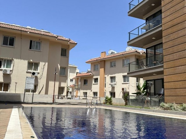 Kyrenia Center, 800 STG for Rent in a 2+1 Complex with Pool / +905338202346