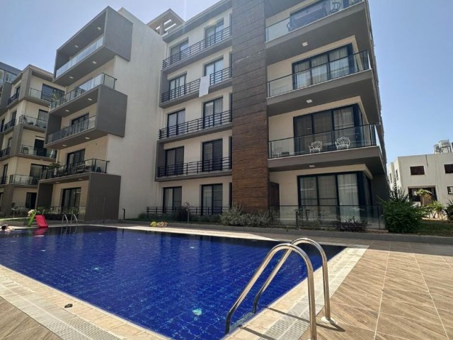 Kyrenia Center, 800 STG for Rent in a 2+1 Complex with Pool / +905338202346