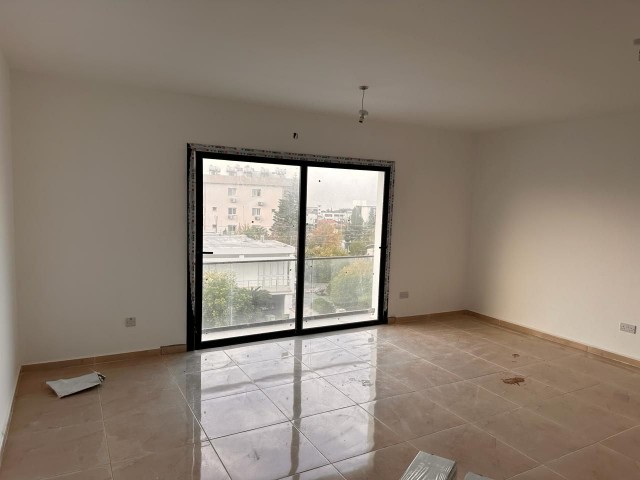 Eine unumgängliche Gelegenheit an einem Luxusstandort in Kyrenia Alsancak 1+1 Wohnung 68.000 STG / +905338202346