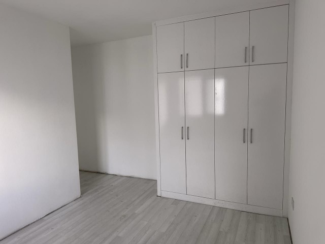 Eine unumgängliche Gelegenheit an einem Luxusstandort in Kyrenia Alsancak 1+1 Wohnung 68.000 STG / +905338202346