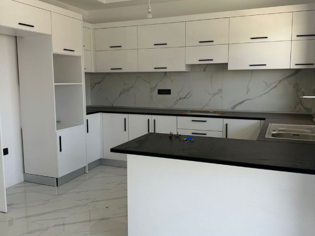 Eine unumgängliche Gelegenheit in Kyrenia Alsancak Luxuriöse 1+1-Wohnung mit Gemeinschaftspool 119.800 STG / +905338202346