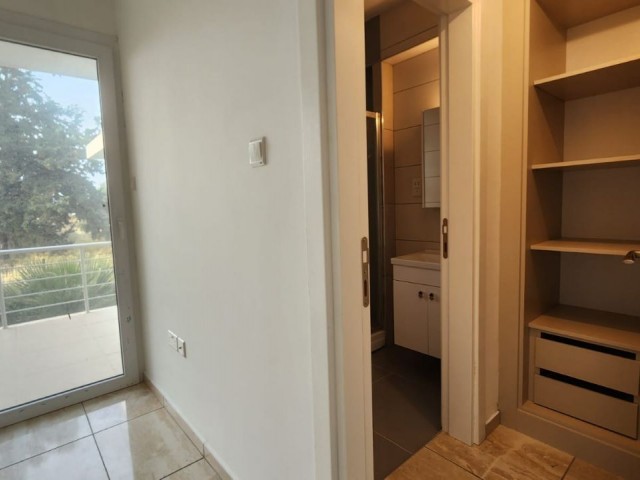 Geräumige 3+2-Maisonette-Wohnung im Zentrum von Kyrenia 260.000 STG / +905338202346