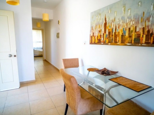 آپارتمان 2+1 با استخر و باغ مشترک در منطقه گیرنه Esentepe 107.000 STG / 905338202346 +