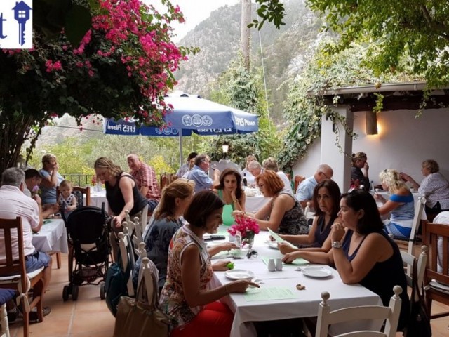 KARMİ'DE  MUHTEŞEM MANZARALI SATILIK RESTORAN