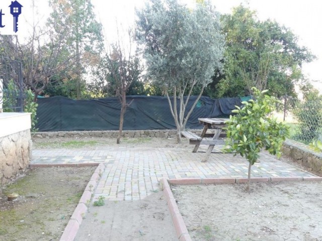 For sale in Alsancak 3 bedroom ground floor apartment with garden