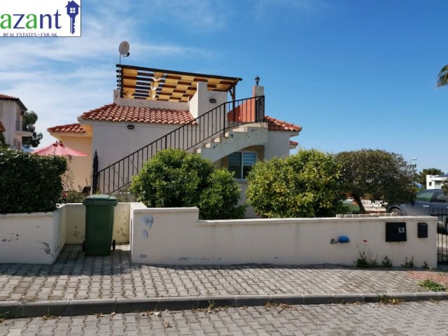 ALSANCAK'TA DAĞ VE DENİZ MANZARALI 3 YATAK ODALI BUNGALOW