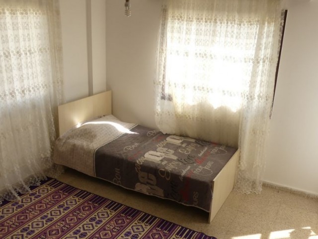 3 Schlafzimmer Wohnung Zu Verkaufen in Nikosia ** 