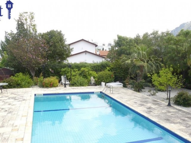 STUNNING 4 BEDROOM VILLA WITH POOL IN ALSANCAK