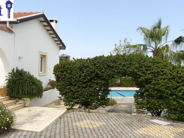 STUNNING 4 BEDROOM VILLA WITH POOL IN ALSANCAK