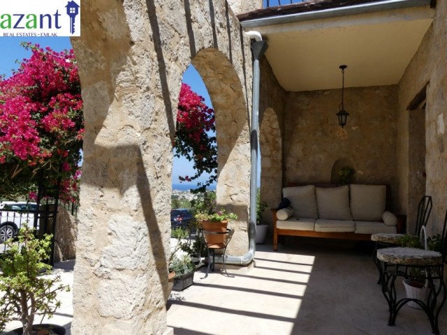 FOR RENT, LUXURY 3 BEDROOM, STONEHOUSE WITH POOL IN KARSIYAKA.